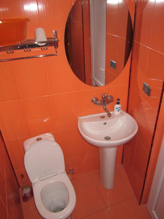 Guesthouse 97 In Batumi Szoba fotó